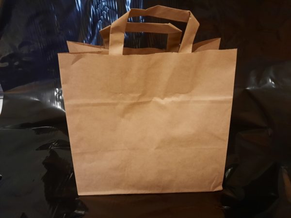 vista frontal de la bolsa de papel tipo kraft disponible para comprar online en la tienda